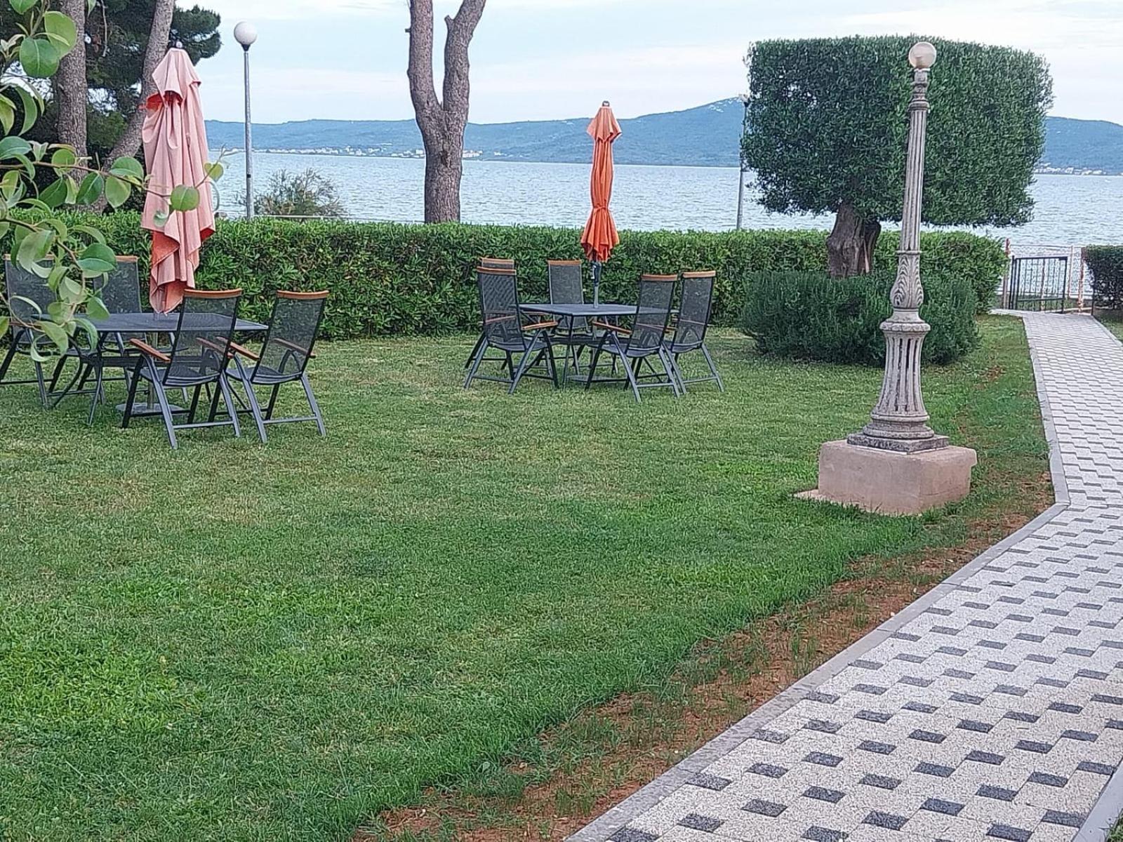 Apartments Becky On A Sandy Beach Without Crowd Sukosan Exterior photo