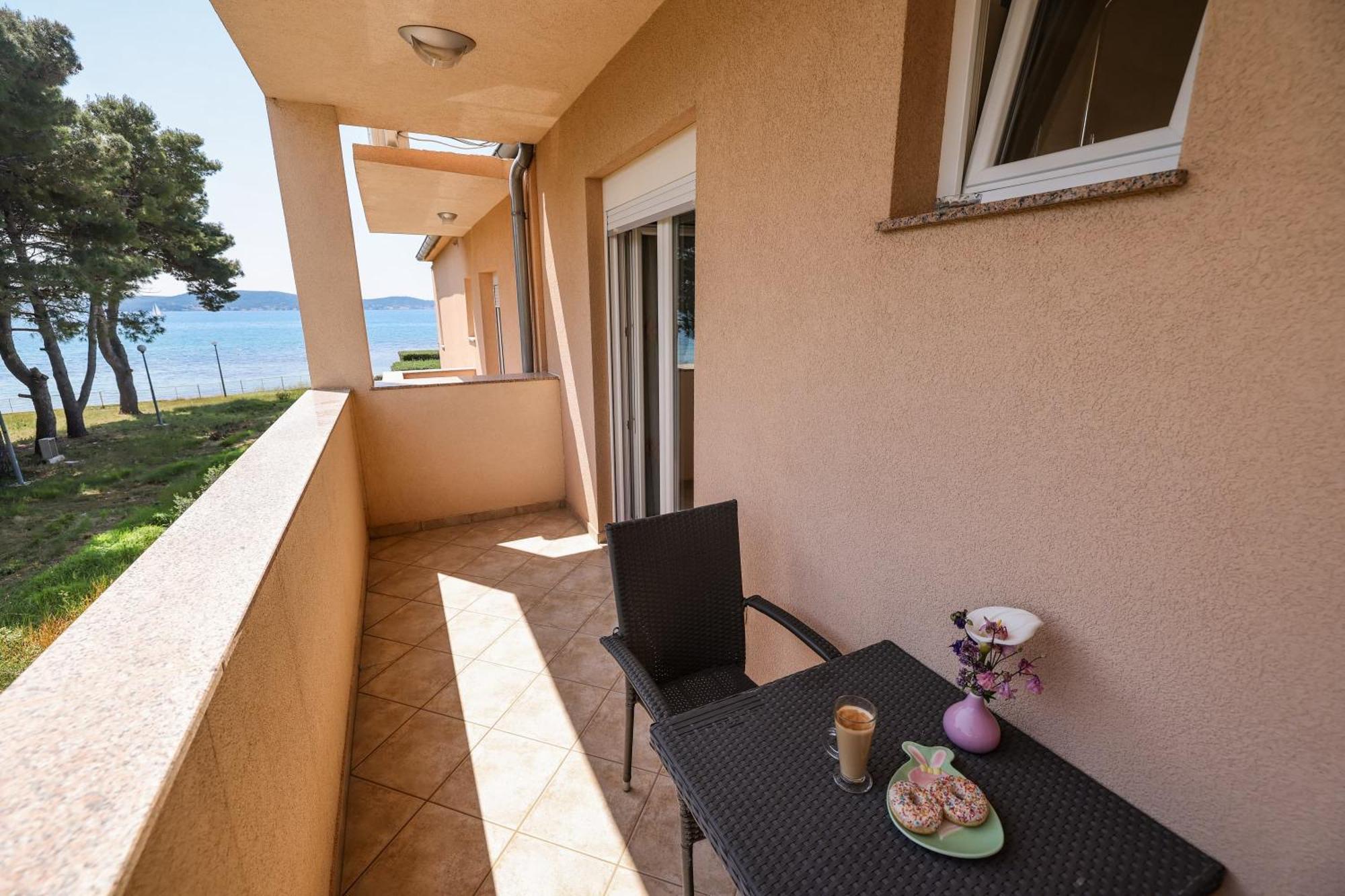 Apartments Becky On A Sandy Beach Without Crowd Sukosan Exterior photo